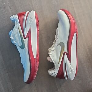 Nike GT CUT 2 SIZE 10.5US MENS 12 WOMENS